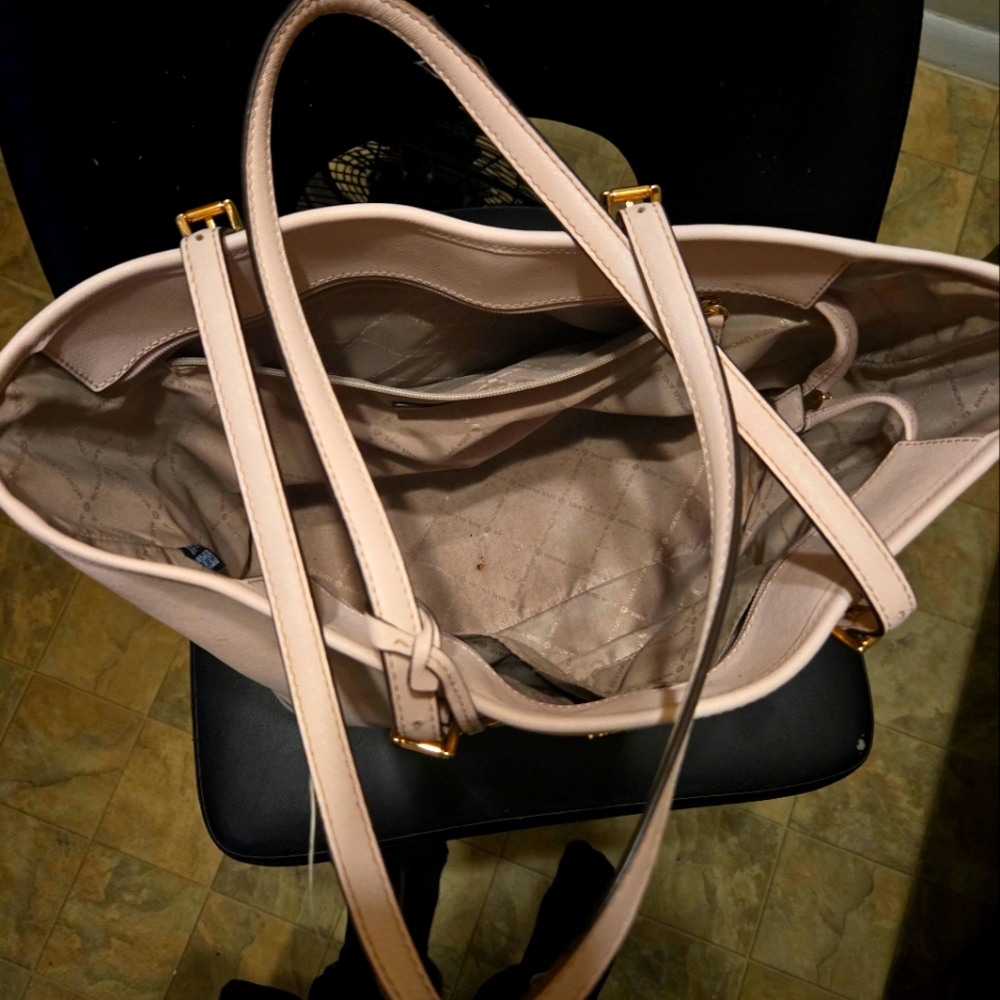 Micheal kors purse